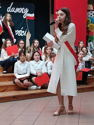 Maja Dziembowska w roli konstytucji