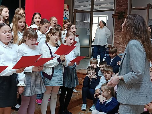 chór z Panią Oliwią