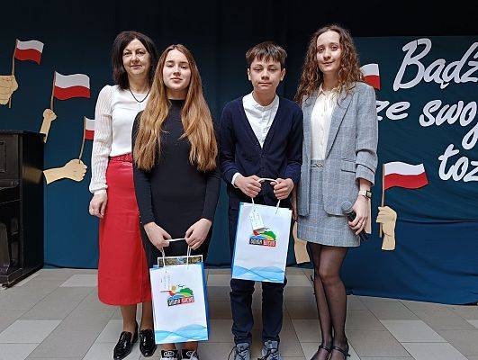 Antek Torbicki i Kornelia Mielewczyk z nagrodami