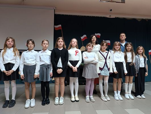 dziewczynki z klas 4-3