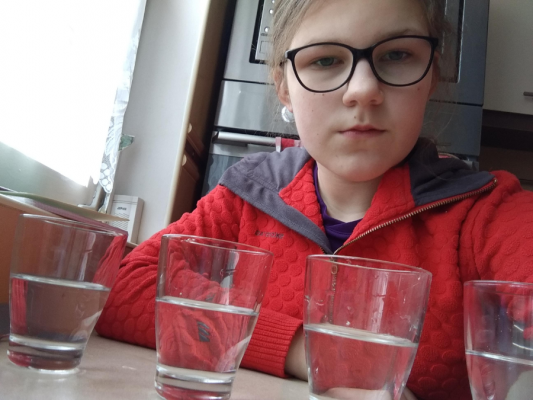  Grafika #3: Lekcja chemii w klasie 7b