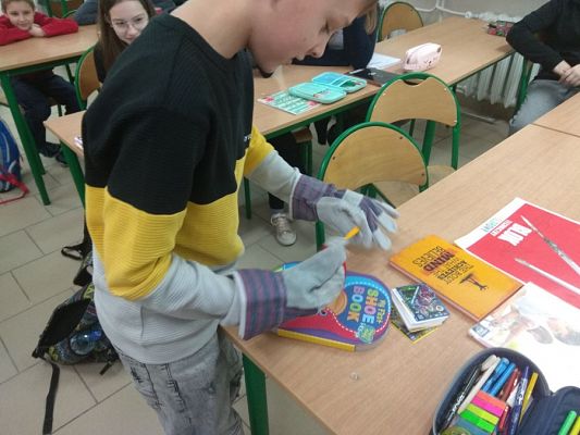  Grafika #8: "Autyzm z klasą"