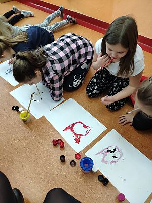  Grafika #3: Dzień kobiet w klasie 2b