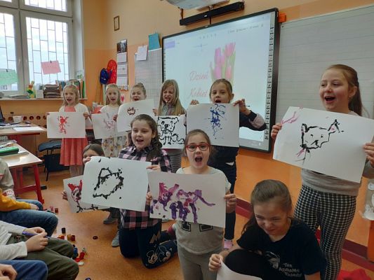  Grafika #1: Dzień kobiet w klasie 2b