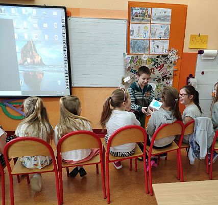  Grafika #4: Dzień kobiet w klasie 2b