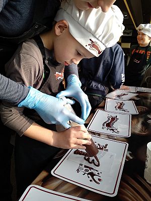  Grafika #2: Czekoladowy autobus