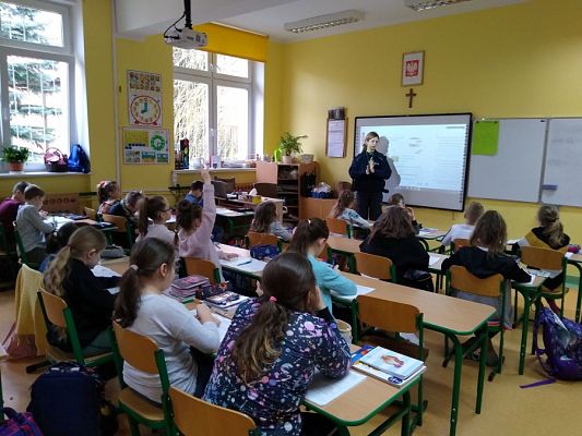 Grafika #1: Miesiąc Bezpieczeństwa