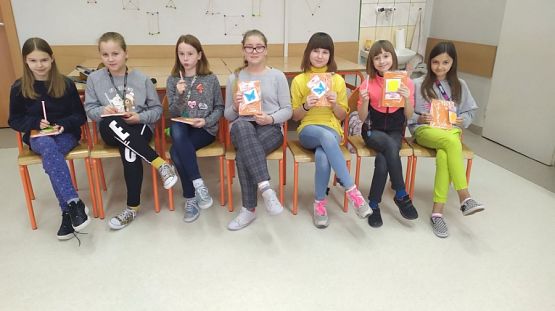  Grafika #0: Dzień Kobiet w kl. 4a