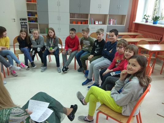  Grafika #1: Dzień Kobiet w kl. 4a