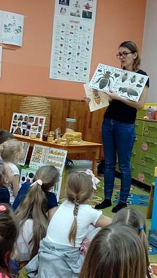 Grafika #4: Warsztaty pszczelarskie