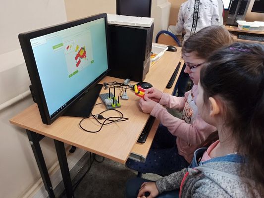  Grafika #3: Nauka programowania robotów dla dzieci "MAŁY KONSTRUKTOR"