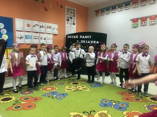  Grafika #0: PAMIĘTAMY O NASZYCH DZIADKACH…