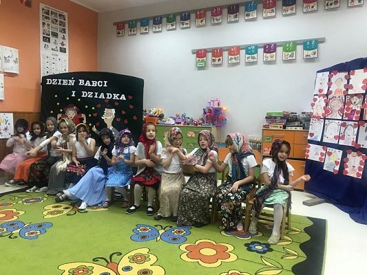  Grafika #1: PAMIĘTAMY O NASZYCH DZIADKACH…