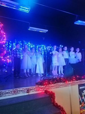  Grafika #2: Występ dzieci z grupy 0 "b" podczas XXVIII Finału Wielkiej Orkiestry Świątecznej Pomocy.