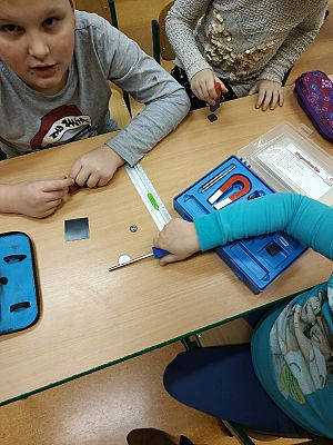  Grafika #9: DOŚWIADCZENIA Z MAGNESEM W IIIA i IIIB