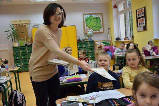 Grafika #3: "Mała książka- wielki człowiek"