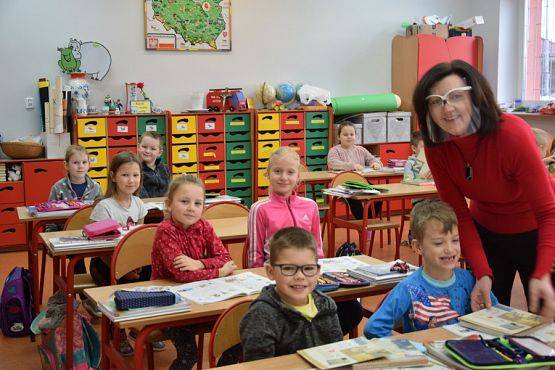 Grafika #0: "Mała książka- wielki człowiek"