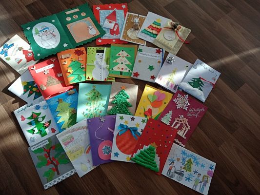  Grafika #1: "Pierwszaki wykonały kartki świąteczne dla seniorów"