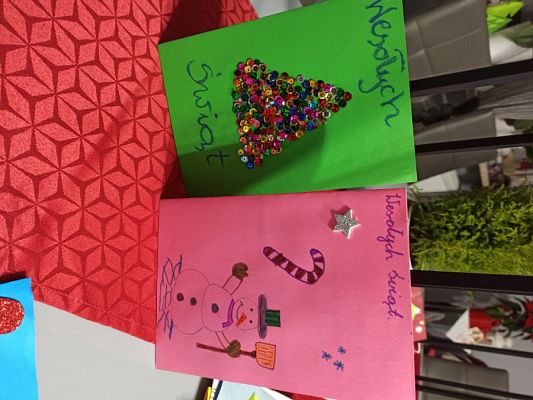  Grafika #3: "Pierwszaki wykonały kartki świąteczne dla seniorów"