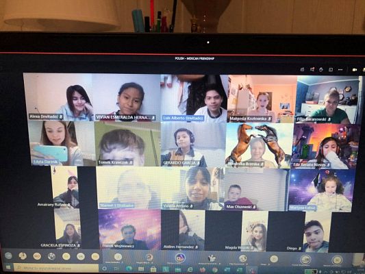  Grafika #5: Innowacja " Using English to communicate with our Mexican friends."