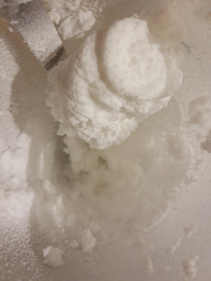  Grafika #2: Mistrz Świątecznej Chemii – sztuczny śnieg