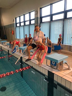  Grafika #9: Zajęcia z projektu "Umiem pływać" dla klas 3