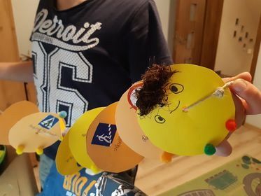  Grafika #11: Stonoga do nauki znaków drogowych - klasy 4