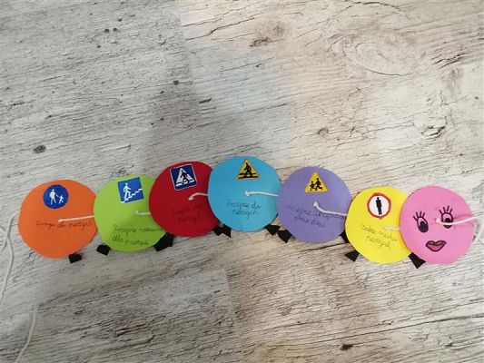  Grafika #15: Stonoga do nauki znaków drogowych - klasy 4