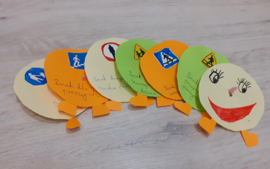  Grafika #21: Stonoga do nauki znaków drogowych - klasy 4