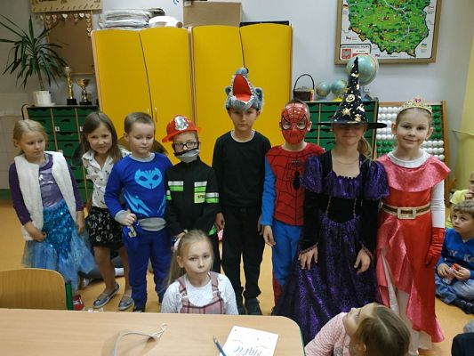  Grafika #4: Dzień Postaci z Bajek