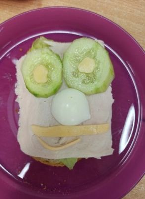  Grafika #31: Wesołe, kolorowe kanapki