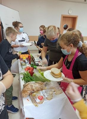  Grafika #14: Wesołe, kolorowe kanapki