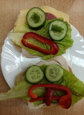  Grafika #39: Wesołe, kolorowe kanapki