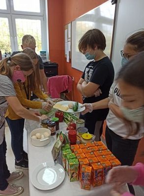  Grafika #11: Wesołe, kolorowe kanapki