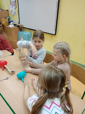  Grafika #5: Pierwszaki badaczami wody