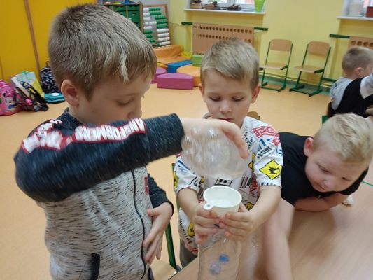  Grafika #14: Pierwszaki badaczami wody