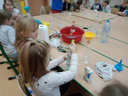  Grafika #10: Pierwszaki badaczami wody