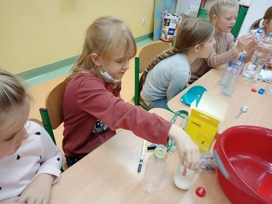  Grafika #8: Pierwszaki badaczami wody