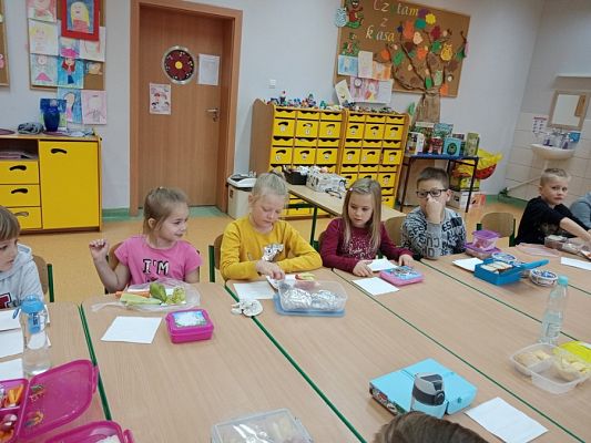  Grafika #8: Śniadanie integracyjne klas I