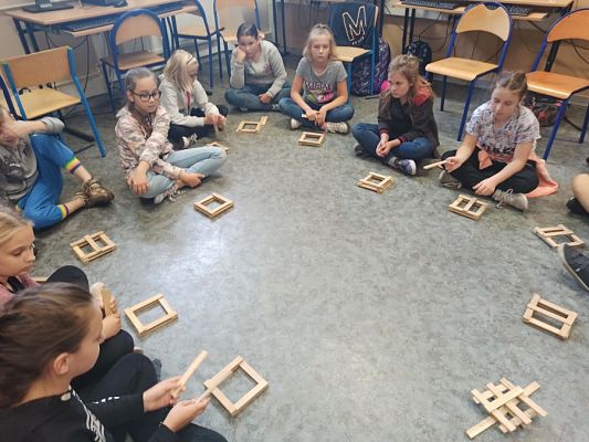  Grafika #15: Kółka z informatyki w ramach projektu Centrum Mistrzostwa Informatycznego