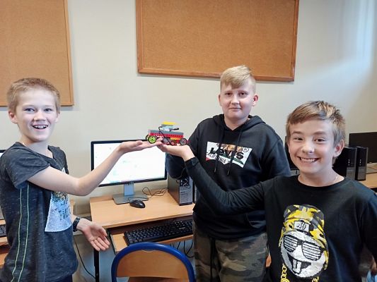  Grafika #0: Kółka z informatyki w ramach projektu Centrum Mistrzostwa Informatycznego