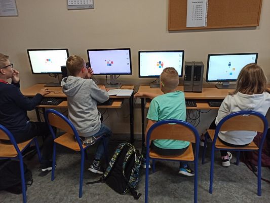  Grafika #47: Kółka z informatyki w ramach projektu Centrum Mistrzostwa Informatycznego