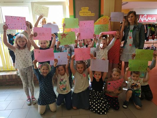  Grafika #1: Międzynarodowy Dzień Kropki