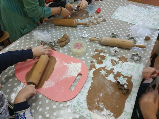  Grafika #1: 3 A i świąteczne przygotowania