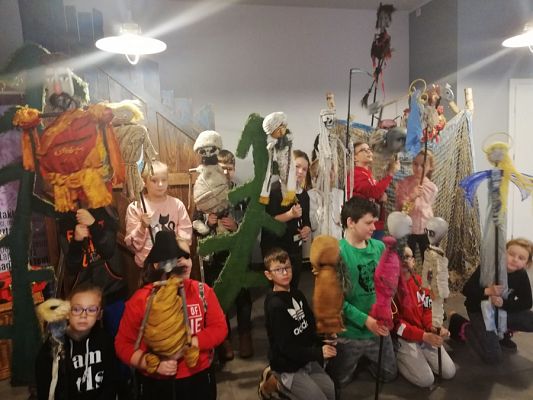 Grafika #7: Klasa 3 b na warsztatach aktorsko-lalkarskich "Wokół szopki"