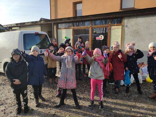 Grafika #5: Serdeczne podziękowania za przekazane dary przekazuje Schronisko w Małoszycach