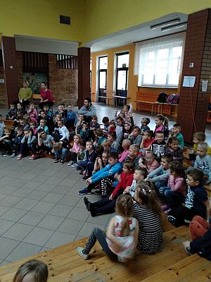 Grafika #2: klasy 0-III poznają zasady segregowania odpadów