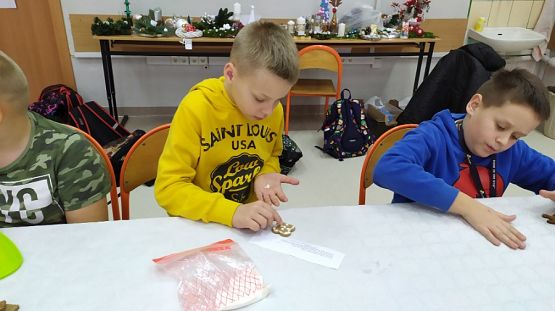 Grafika #4: Klasa 4a przygotowuje się do Białego Koncertu