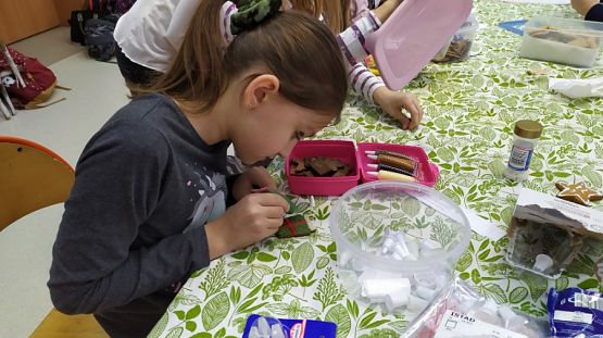 Grafika #11: Klasa 4a przygotowuje się do Białego Koncertu