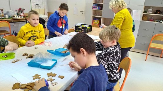 Grafika #10: Klasa 4a przygotowuje się do Białego Koncertu